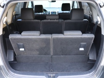 Toyota Corolla Verso E120 2.2 D-4D 177KM 2006 Toyota Corolla Verso 2.2 D-4D, 174 KM, 7 miejsc, zdjęcie 15