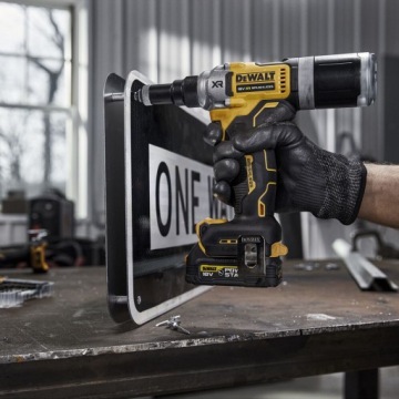 Заклепочный пистолет DeWalt DCF414E2GT 18V 20KN 2x1.7Ah Powerstack GFN TSTAK