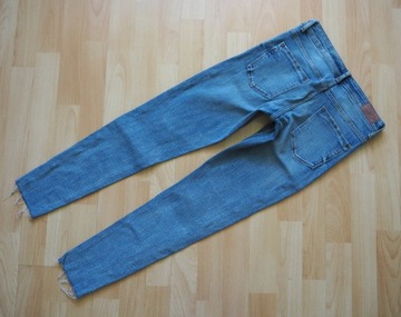 ZARA __ PIĘKNE SPODNIE JEANS RURKI __ R. 26/S