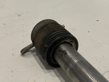 SUZUKI GSX 400E 400 E 82-87 ОСЬ ШПИЛЬКИ КОЛЕСА