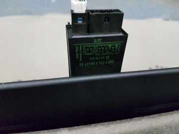 POLIČKA ZADNÍ ROLETA KPL LANCIA THEMA 300C II 11-