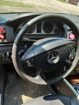 KONZOLA ULOŽENÍ ŘIDIČE I SPOLUJEZDCE MERCEDES TŘÍDA B W245 2005R