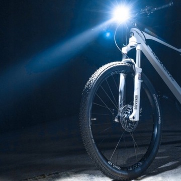 LAMPKA ROWEROWA PRZEDNIA LED ROCKBROS RHL-400 USB