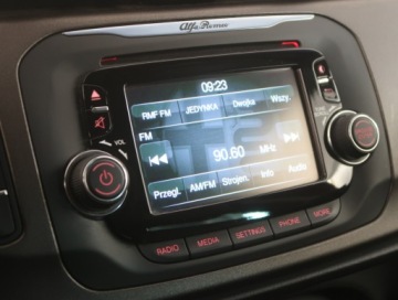 Alfa Romeo Giulietta Nuova II Hatchback 5d Facelifting 1.4 TB 16v Mair 170KM 2014 Alfa Romeo Giulietta 1.4 T MultiAir, Salon Polska, zdjęcie 11