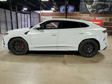 Lamborghini Urus 2021 Lamborghini Urus AWD 2021 4.0 V8 641 KM 4.0 Benzyna 641KM, zdjęcie 3
