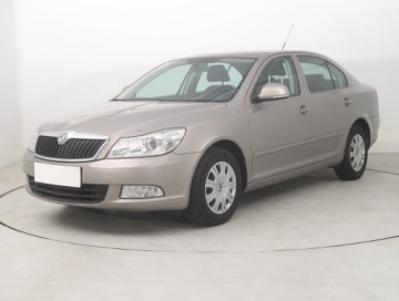 Skoda Octavia II Hatchback Facelifting 1.4 TSI 122KM 2010 Skoda Octavia 1.4 TSI, Salon Polska, zdjęcie 1