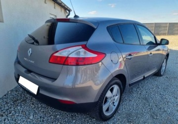 Renault Megane III Hatchback 1.6 16v 110KM 2010 Renault Megane SLICZNY 1.6 Benzyna BOGATA WERSJA Oryginal ZADBANY Niski Pr, zdjęcie 3