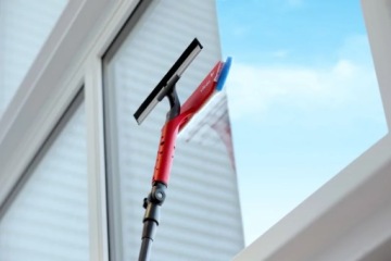 СКРЕБКА ДЛЯ СТОКОМОЙЧНОЙ МАШИНЫ С ТЕЛЕСКОПИЧЕСКИМ СТЕРЖНЕМ VILEDA СО СМЕННОЙ ВЕРХНЕЙ