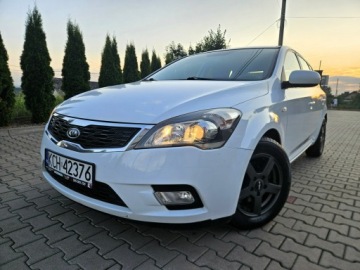 Kia Ceed I Hatchback 5d Facelifting 1.6 CRDi WGT 90KM 2011 Kia Cee'd Klima, Elektryka, Serwis, Super /GWARAN, zdjęcie 1