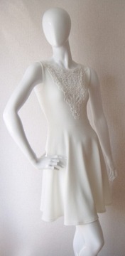 Sukienka 36 S biała falbana koronka glamour rozkloszowana haft gipiura