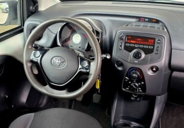 Toyota Aygo II Hatchback 3d Facelifting 1.0 VVT-i 72KM 2020 Toyota Aygo Toyota Aygo 1.0 VVT-i X-play Fv23 Kinto Leasing 72KM, zdjęcie 18