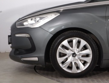 DS 5 Hatchback (Citroen) 2.0 HDi Hybrid4 200KM 2012 Citroen DS5 Hybrid4 Airdream, 197 KM, 4X4, zdjęcie 14