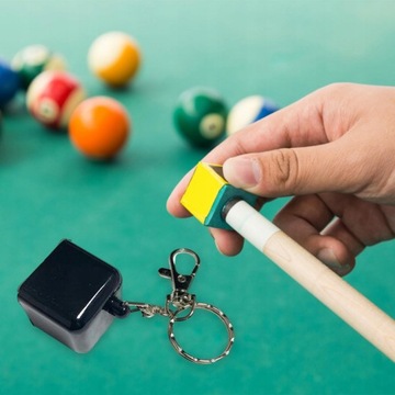 Подстаканники с бильярдным мелом, кий