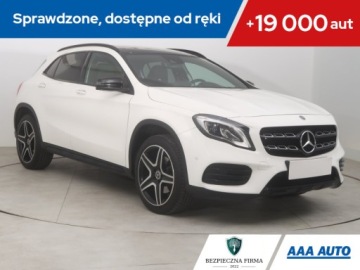 Mercedes GLA I Off-Roader Facelifting 2.0 220 184KM 2018 Mercedes GLA GLA 220 4MATIC, Salon Polska