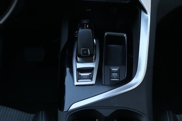 Peugeot 5008 II Crossover Facelifting 1.2 PureTech 130KM 2022 Peugeot 5008 PureTech 130, Salon Polska, zdjęcie 19