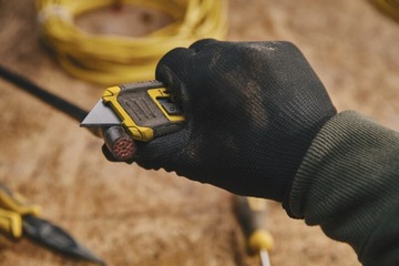 НОЖ STANLEY PRECISION С ВЫДВИЖНЫМ ЛЕЗВИЕМ STHT10432-0