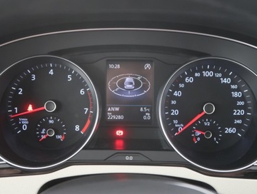 Volkswagen Passat B8 Variant 1.4 TSI BlueMotion Technology ACT 150KM 2016 VW Passat 1.4 TSI, Salon Polska, Serwis ASO, zdjęcie 10