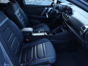 Citroen C4 III SUV 1.2 PureTech 130KM 2022 Citroen C4 1.2 PureTech, Salon Polska, Serwis ASO, zdjęcie 8