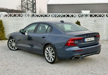 Volvo S60 III 2021 Volvo S60 Volvo S60 B5 B AWD Ultimate Dark 2.0 Benzyna 250KM, zdjęcie 1