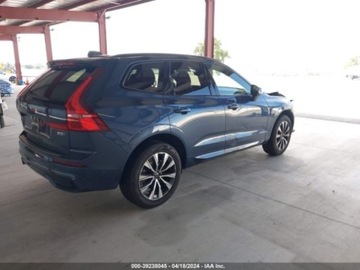 Volvo XC60 II 2023 Volvo XC 60 B5 Dark Theme 2023 2.0l 2.0 Benzyna 247KM, zdjęcie 2