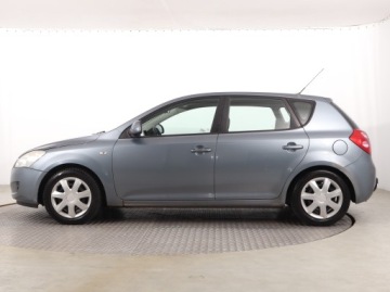 Kia Ceed I Hatchback 1.6 CRDi 115KM 2007 Kia Ceed 1.6 CRDi, Klima, Klimatronic, zdjęcie 2