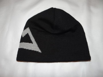 КРУТАЯ ШАПКА - SATILA МЕРИНОСОВАЯ ШЕРСТЬ