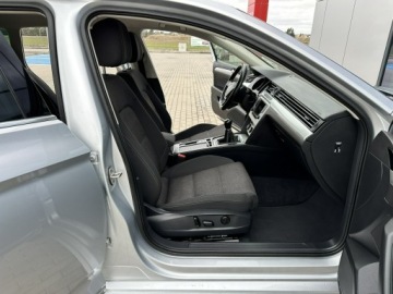 Volkswagen Passat B8 Variant 2.0 TDI BlueMotion SCR 150KM 2016 Volkswagen Passat Variant 8xALU, Ele.fotele, ACC, zdjęcie 14