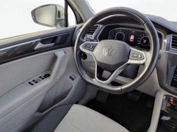 Volkswagen Tiguan II SUV Plug-in 1.4 TSI e-HYBRID 245KM 2021 Volkswagen Tiguan 1.4 Hybryda Plug-in 245KM, zdjęcie 12