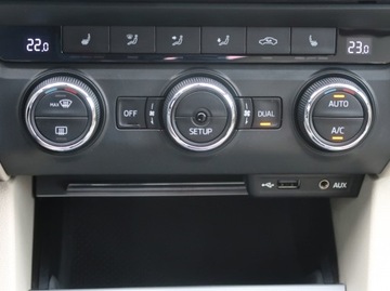 Skoda Octavia III Liftback 1.4 TSI 140KM 2013 Skoda Octavia 1.4 TSI, Salon Polska, Serwis ASO, zdjęcie 12