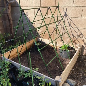 РАМА Опорная сетка для огурцов и помидоров 150 см. ПОДДЕРЖКА ДЛЯ СТОЙКИ