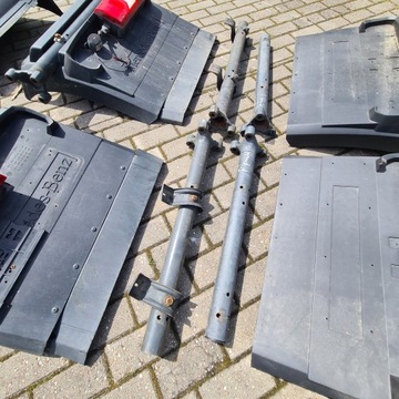 ACTROS MP 4 КРЕПЛЕНИЕ КОЛЕСНОЙ АРКИ ТРУБА КРЫЛА