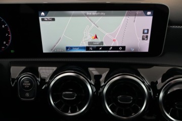 Mercedes Klasa A W177/V177 Hatchback 1.3 200 163KM 2018 Mercedes A A 200, Skóra, Navi, Klima, Klimatronic, zdjęcie 18