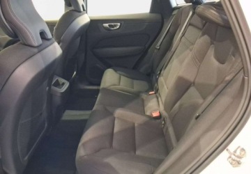 Volvo XC60 II 2021 Volvo XC 60 VAT 23 Momentum 2.0B4 mHEV 197KM Automat 2021 r., Salon PL, I, zdjęcie 9