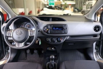 Toyota Yaris III Hatchback 5d Facelifting 2017 1.5 Dual VVT-iE 111KM 2017 Toyota Yaris 1.5 Active 1.5 BenzynaLPG 111KM, zdjęcie 8