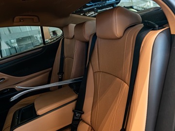 Lexus ES VII (XV70) Sedan Facelifting 300h 218KM 2025 Od ręki - 300h Omotenashi 2.5 E-CVT 218KM | Kamera 360!, zdjęcie 17