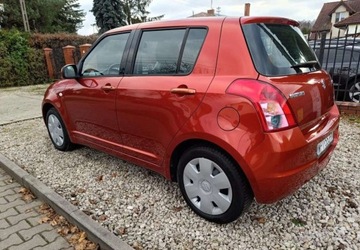 Suzuki Swift IV Hatchback 5d 1.3 92KM 2009 Suzuki Swift 1.3 Comfort 1.3 Benzyna 92KM BEZWYPADKOWY, zdjęcie 4