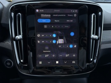 Volvo XC40 Crossover Facelifting 2.0 B3 163KM 2023 Volvo XC 40 XC40 B3 Ultimate Dark aut, Salon PL, F, zdjęcie 19