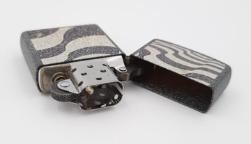 Подарочный набор бензиновой зажигалки Zippo.