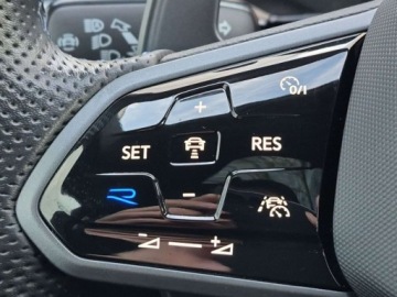 Volkswagen Arteon Shooting Brake R 2.0 TSI 320KM 2023 Volkswagen Arteon Shooting Brake R 320kmPanorama Grzana kanapa 2.0 320KM, zdjęcie 17