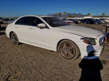 Mercedes Klasa E W213 2017 Mercedes-Benz Klasa E 300 2017 2.0l 2.0 Benzyna 241KM, zdjęcie 4