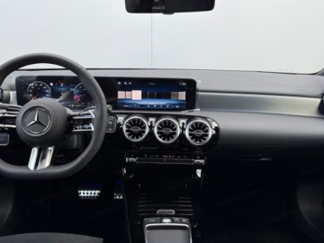 Mercedes CLA C118/X118 Shooting Brake Facelifting 1.3 200 163KM 2025 CLA 200 AMG Line Shooting Brake 1.3 (163KM) 2025, zdjęcie 8