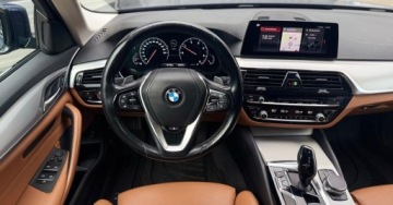 BMW Seria 5 G30-G31 Touring 520d 190KM 2018 BMW Seria 5 BMW 520d xDrive Touring Luxury Line 2.0 Diesel 190KM, zdjęcie 6