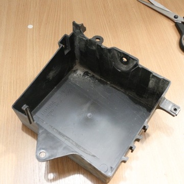 5851 Крышка аккумуляторного отсека Honda Goldwing GL 1800