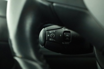 Peugeot 208 I Hatchback 5d Facelifting 1.2 PureTech 82KM 2017 Peugeot 208 1.2 PureTech, Salon Polska, zdjęcie 12