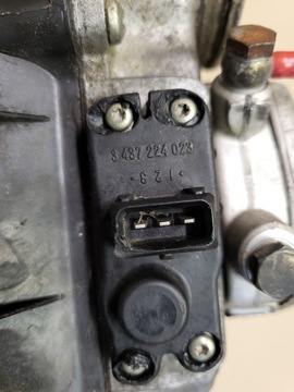 ROZDZIELACZ PALIWA PRZEPUSTNICA OBUDOWA FORD 84SF-9600-DA OE EUROPA