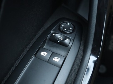 Peugeot 208 I Hatchback 5d Facelifting 1.2 PureTech 82KM 2016 Peugeot 208 1.2 PureTech, Navi, Klima, Tempomat, zdjęcie 15