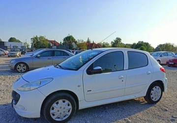 Peugeot 206 Hatchback 5d + 1.4 75KM 2011