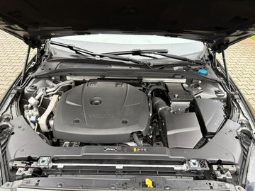 Volvo V60 II  Kombi 2.0 T4 190KM 2020 Volvo V60 2.0 T4 190 KM Automat Skóry Hak FV23%, zdjęcie 31