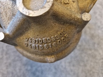 PANAMERA 970 94810608000 POUZDRO TERMOSTATU OE