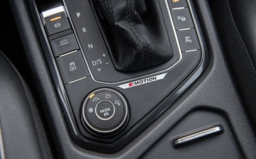 Volkswagen Tiguan II SUV 2.0 TDI BlueMotion Technology 240KM 2017 Volkswagen Tiguan 2.0BITdI 270KM R-line Fulll 4x4 Virtual Pano Camera Sko, zdjęcie 27